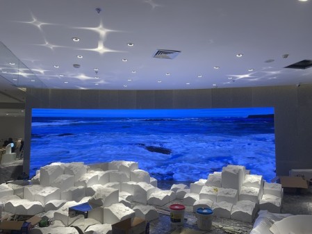 萬達(dá)廣場，弧形屏，P2.5,16.4平方