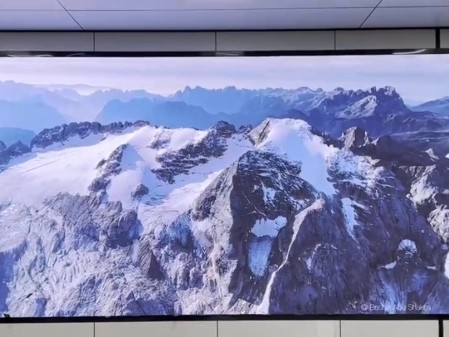 孝感**企業(yè)  BOE  室內(nèi)全彩P2.5安裝調(diào)試完成    尺寸：4.8*2.56m   像素點(diǎn)：1920*1024