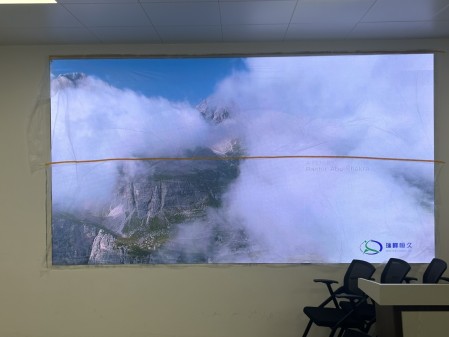 江夏***公司安裝完成   像素點： 2924*946 尺寸：5.44*2.08m